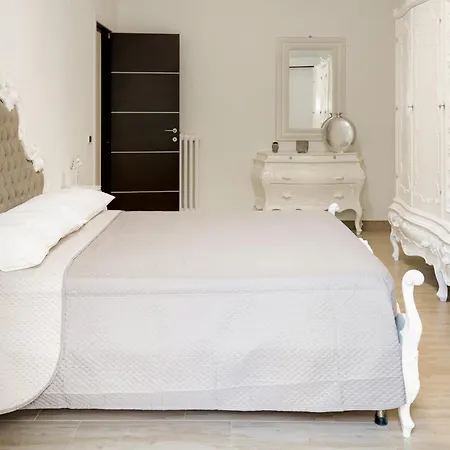 Διαμέρισμα Policlinico Premium